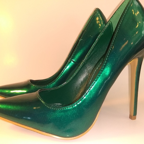 emerald green stiletto heels